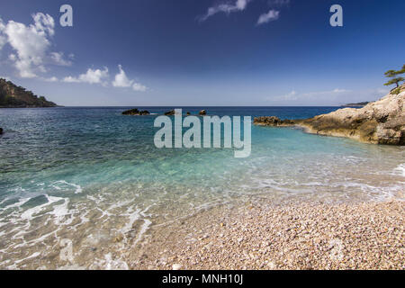 Sunrise colorati sul mare mediterranea Foto Stock