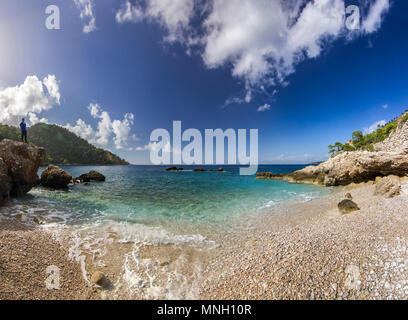 Sunrise colorati sul mare mediterranea Foto Stock