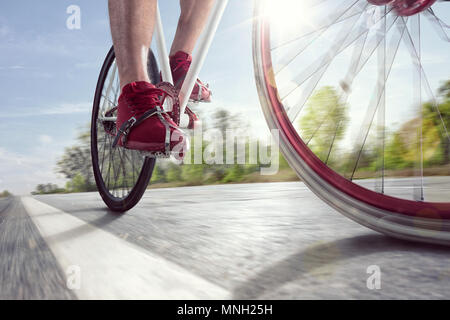 Moderno velocità singola bicicletta in movimento Foto Stock