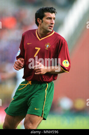 Calcio: Stade Roi Baudouin Bruxelles Belgio 28.6.00, UEFA EURO 2000 Torneo Semi-Final , Francia (bianco) vs. portogallo (rosso) 2:1 --- Luis FIGO (Portogallo) Foto Stock