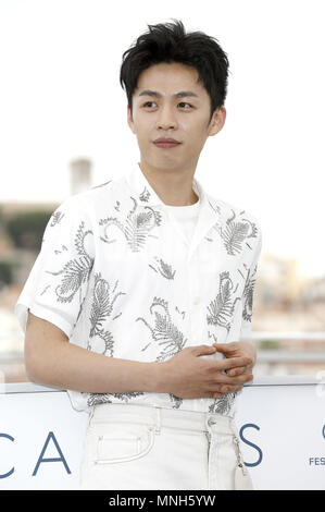 Cannes, Frankreich. 16 Maggio, 2018. Hong-Chi Lee presso la lunga giornata di viaggio nella notte/Di qiu zui hou de ye wan" photocall durante la settantunesima Cannes Film Festival presso il Palais des Festivals il 16 maggio 2018 a Cannes, Francia | Verwendung weltweit Credito: dpa/Alamy Live News Foto Stock