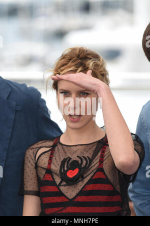 Cannes, Francia. 17 maggio 2018 - Cannes, Francia: Elena Radonicich assiste il 'bruciare' photocall durante la settantunesima Cannes film festival. Credito: Fotografia Idealink/Alamy Live News Foto Stock