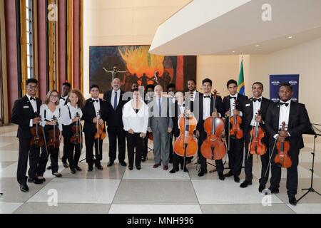 Nazioni Unite, New York, Stati Uniti d'America, 17 maggio 2018 - Brasiliano ambasciatore presso l'ONU Mauro Vieira durante il brasiliano del concerto di musica classica dal gruppo Gioventù Camerata di Rio de Janeiro oggi presso la sede delle Nazioni Unite a New York City. Foto: Luiz Rampelotto/EuropaNewswire | Utilizzo di tutto il mondo Foto Stock