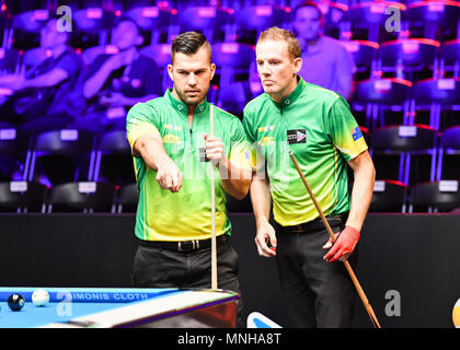 Australia James Delahunty e Justin Sajich durante la Coppa del Mondo di piscina 2018: Round 1 - Australia vs Russia in corrispondenza Luwan (palestra) Arena giovedì 17 maggio 2018. SHANGHAI, Cina. Credito: Taka G Wu Foto Stock