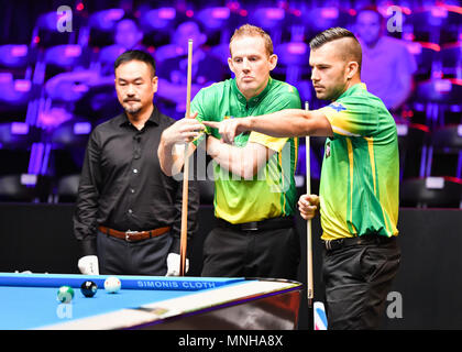 Australia James Delahunty e Justin Sajich durante la Coppa del Mondo di piscina 2018: Round 1 - Australia vs Russia in corrispondenza Luwan (palestra) Arena giovedì 17 maggio 2018. SHANGHAI, Cina. Credito: Taka G Wu Foto Stock