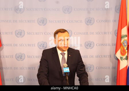Onu, New York, Stati Uniti d'America. Il 17 maggio 2018. In Polonia il presidente Andrzej Duda dichiarato alla stampa che orientale gruppo europeo dovrebbe ottenere ONU Sec-Gen post. Foto: Matthew Russell Lee / città interna premere Credito: Matthew Russell Lee/Alamy Live News Foto Stock