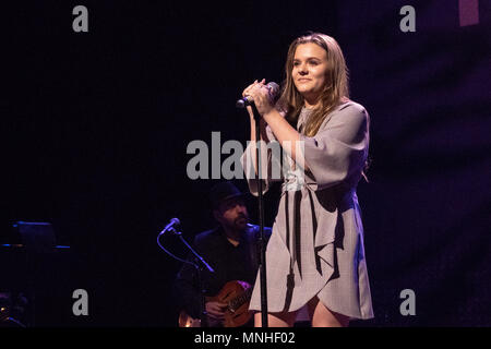 Nashville, Tennessee, Stati Uniti d'America. 25 Mar, 2018. MAISY STELLA durante il Nashville in concerto: TV finale celebrazione presso il Grand Ole Opry a Nashville, Tennesee Credito: Daniel DeSlover/ZUMA filo/Alamy Live News Foto Stock