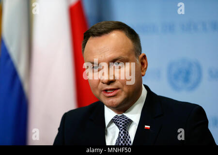 Organizzazione delle Nazioni Unite. Il 17 maggio 2018. Presidente polacco Andrzej Duda parla con i giornalisti nel corso di un incontro stampa presso la sede delle Nazioni Unite a New York, 17 maggio 2018. Presidente polacco Andrzej Duda detto qui Giovedì che il suo paese ha voluto vedere sane relazioni tra l' Unione europea e gli Stati Uniti nonostante la tensione oltre il nucleare Iran deal e attriti commerciali. Credito: Li Muzi/Xinhua/Alamy Live News Foto Stock