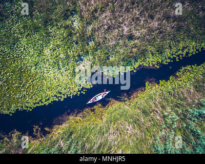 Scoprire il Delta del Danubio in una canoa vista aerea Foto Stock