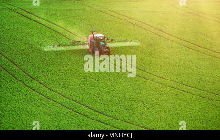 Macchinari agricoli insetticida di spruzzatura Foto Stock