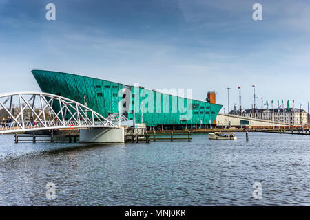 Il Centro Scientifico Nemo in Amsterdam, Olanda, , Paesi Bassi, l'Europa. Foto Stock