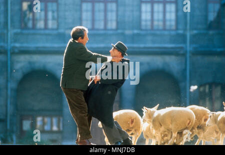Le Bal de casse pieds, aka: Ein Affenzirkus, Frankreich 1992, Regie: Yves Robert, Szenenfoto Foto Stock