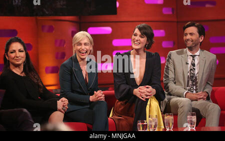 (Da sinistra a destra) Gloria Estefan, Emilia Clarke, Phoebe Waller-Bridge, e David Tennant durante le riprese per il Graham Norton Show a Studioworks BBC a Londra, che sarà in onda su BBC One il venerdì. Premere l'associazione. Picture Data: giovedì 17 maggio, 2018. Foto di credito dovrebbe leggere: immagini PA a nome della TV in modo Foto Stock