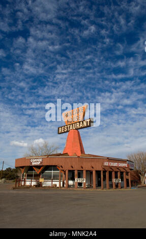 Abbandonato Pancake House Restaurant sul percorso 66 vicino a Gallup, Nuovo Messico Foto Stock