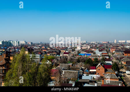 KRASNODAR, Russia - 05 Aprile 2018: Krasnodar cityscape dalla vista aerea Foto Stock