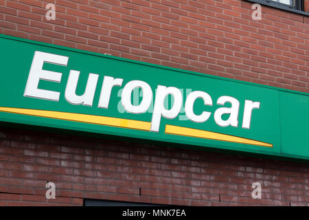 Amsterdam, Paesi Bassi-dicembre 1r, 2015:Europcar noleggio auto e furgoni. Europcar offre per le esigenze di mobilità dei suoi clienti con operazioni arou Foto Stock