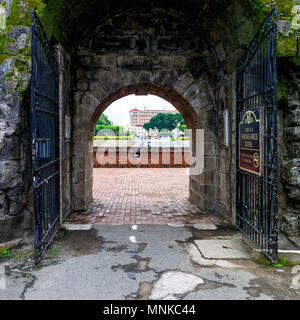 Forte Santiago, Manila, Filippine, 19 agosto 2017 - Ingresso/ uscita porta al Forte Santiago a Manila nelle Filippine Foto Stock