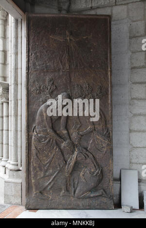 La Basilica del Voto Nazionale Basílica del voto Nacional.chiesa cattolica romana nel centro storico di Quito in Ecuador. Foto Stock