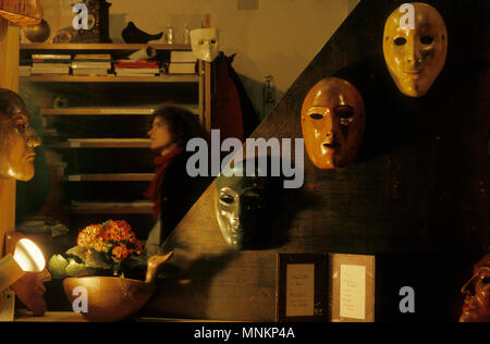 Visualizzazione maschera in galleria veneziano Foto Stock