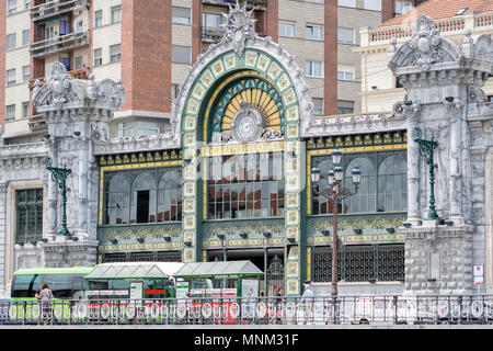 La Concordia stazione ferroviaria, Estacion de Concordia, stazione di Santander e Bilbao Vizcaya, Pais Vasco, Spagna, Foto Stock