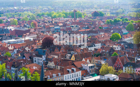 BRUGES, Belgio - 23 Aprile 2018:vista areale di Bruges, capitale della Fiandra occidentale nel nord-ovest del Belgio e una popolare destinazione turistica Foto Stock