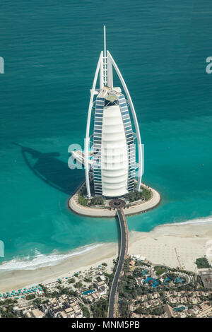 Dubai, Emirati Arabi Uniti, 18 maggio, 2018: vista aerea del mondo più votati hotel Burj Al Arb Foto Stock