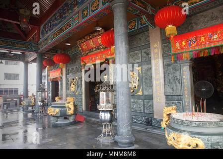 La porta principale di Tokong Tua Pek Kong Temple, Bintulu, Malaysia Foto Stock