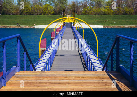 Ponte di collegamento Isola del Danubio e Donaustadt distretto di Vienna, Austria Foto Stock