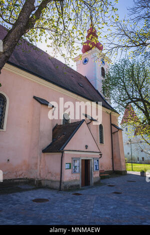 La Chiesa cattolica in Orth an der Donau città nel distretto Gaenserndorf dell'Austria Foto Stock