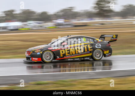 Winton SuperSprint , Winton, Victoria ,l'Australia il 18 maggio 2018. Pratica uno -No.9 David Reynolds racing per Erebus Motorsport V8 alla guida del suo Holden Commodore ZB Credito: Brett keating/Alamy Live News Foto Stock