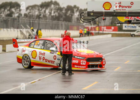 Winton SuperSprint , Winton, Victoria ,l'Australia il 18 maggio 2018. Pratica uno -No.17 Scott McLaughlin racing per il DJR Team Penske alla guida della sua Ford Falcon FG X Credito: Brett keating/Alamy Live News Foto Stock