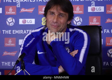 Cobham, SURREY REGNO UNITO . 18 Maggio, 2018 Antonio Conte, il Chelsea Football Club Manager colloqui alla stampa circa il suo team prospettive nel finale di FA Cup domani} allo Stadio di Wembley contro il Manchester United. Credito: Motofoto/Alamy Live News Foto Stock