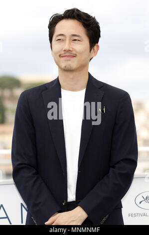 Cannes, Frankreich. Il 17 maggio 2018. Steven Yeun al 'Burning/Beoning' photocall durante la settantunesima Cannes Film Festival presso il Palais des Festivals, 17 maggio 2018 a Cannes, Francia | Verwendung weltweit Credito: dpa/Alamy Live News Foto Stock