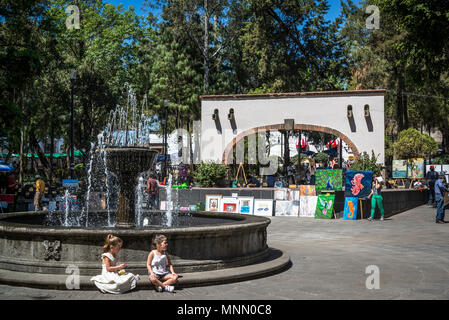 San Angel arte e artigianato al mercato del sabato, Plaza San Jacinto, San Angelo, Città del Messico, Messico Foto Stock