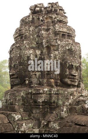Questa è una forma di esposizione di una delle torri del tempio Bayon in Cambogia, anche noto come il tempio di mille facce Foto Stock