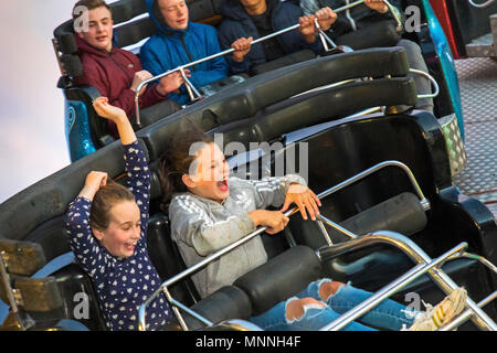 Emozioni da fairground ride a Stokesley mostrano, North Yorkshire, Inghilterra, Regno Unito Foto Stock