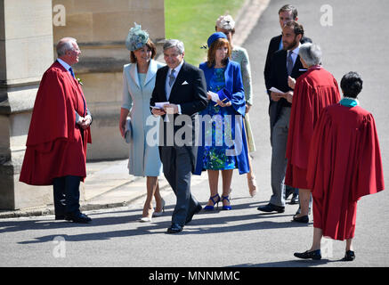 Michael e Carole Middleton, Pippa Middleton, James Matthews e James Middleton arriva a alla cappella di San Giorgio al Castello di Windsor per il matrimonio di Meghan Markle e il principe Harry. Foto Stock