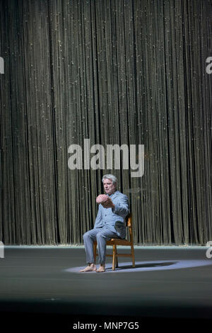 MINNEAPOLIS, MN 17 Maggio: David Byrne esegue il suo 'American Utopia' tour al Orpheum Theatre, 17 maggio 2018 a Minneapolis, Minnesota. Credito: Tony Nelson /MediaPunch Foto Stock