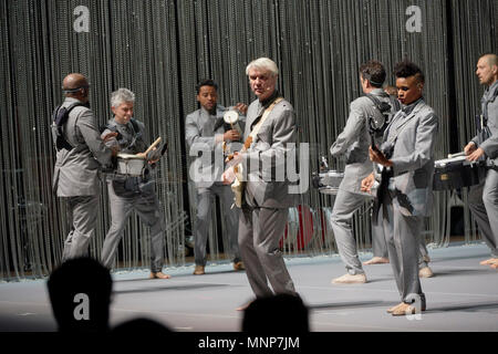 MINNEAPOLIS, MN 17 Maggio: David Byrne esegue il suo 'American Utopia' tour al Orpheum Theatre, 17 maggio 2018 a Minneapolis, Minnesota. Credito: Tony Nelson /MediaPunch Foto Stock