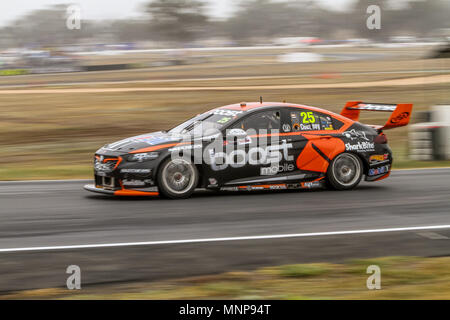 Winton SuperSprint , Winton, Victoria ,l'Australia il 19 maggio 2018. No.25 James Courtney racing per Walkinshaw Andretti uniti alla guida del suo Holden Commodore ZB Credito: Brett keating/Alamy Live News Foto Stock