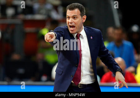 Belgrado. 18 Maggio, 2018. Il CSKA Mosca del capo allenatore Dimitris Itoudis gesti durante la finale di Eurolega di 4 semi finale di partita di basket tra il CSKA Mosca e Real Madrid a Belgrado in Serbia il 18 maggio 2018. Il Real Madrid vince 92-83. Credito: Predrag Milosavljevic/Xinhua/Alamy Live News Foto Stock