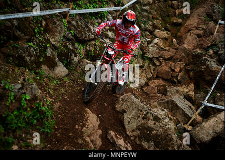 Camprodon, Girona, Spagna. 19 Maggio, 2018. Prova FIM Campionati del Mondo, Spagna; Jeroni Fajardo della classe TrialGP in azione durante la qualifica 2 Credito: Azione Sport Plus/Alamy Live News Foto Stock