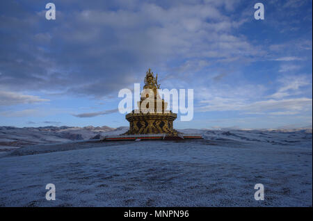 Pagoda a Yarchen Gar monastero tibetano, Sichuan, in Cina Foto Stock