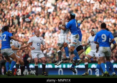 Dan Cole di Inghilterra durante l'Inghilterra vs. Italia RBS 6 Nazioni Campionato Internazionale di Rugby 2011, giocato a Twickenham Stadium di Londra, Inghilterra, Regno Unito Foto Stock