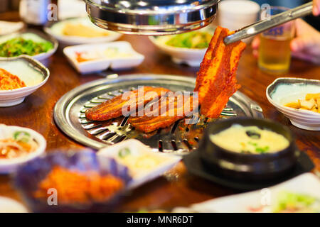 Kimchi cucina Coreana grill barbecue di carne e verdure Foto Stock