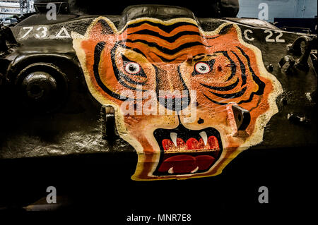 Durante la Seconda guerra mondiale insegna su un americano Sherman serbatoio a Bovington Camp Tank Museum Foto Stock