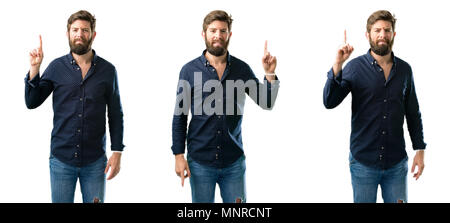 Giovane uomo con la barba sollevando il dito, il numero uno isolato su sfondo bianco Foto Stock