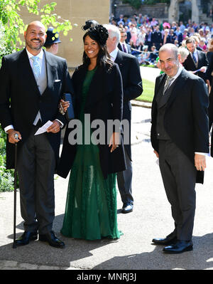 Rick Hoffman (destra) arriva in corrispondenza alla cappella di San Giorgio al Castello di Windsor per il matrimonio di Meghan Markle e il principe Harry. Foto Stock