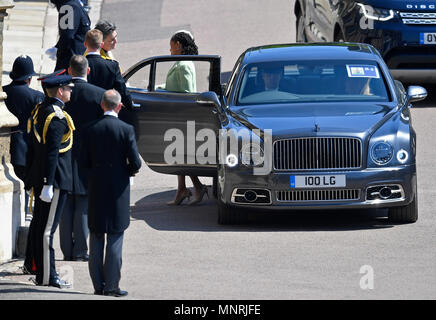 Ragland Doria, Melissa Markle della madre, arriva in corrispondenza alla cappella di San Giorgio al Castello di Windsor per le nozze della figlia al principe Harry. Foto Stock