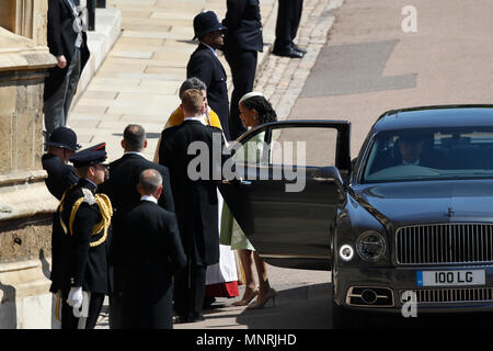 Ragland Doria, Melissa Markle della madre, arriva in corrispondenza alla cappella di San Giorgio al Castello di Windsor per le nozze della figlia al principe Harry. Foto Stock